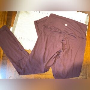 Woman’s size 4 lululemon leggings